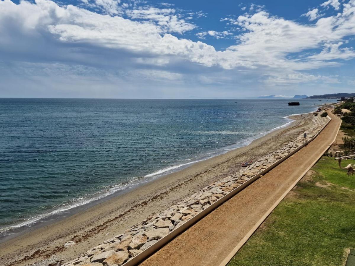 Beachfront, Top Floor Corner 2-bed, Paseo Apartment Estepona
